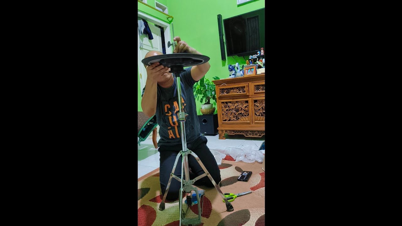 Unboxing Hi hat RHH 135 Plus Stand Yamaha (second)
