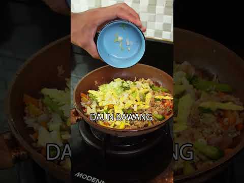 Video: Cara Makan Nasi Goreng Indonesia