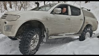 Нивы разной подготовки и  mitsubishi l200 на экстрим резине .вроде  по лайту!