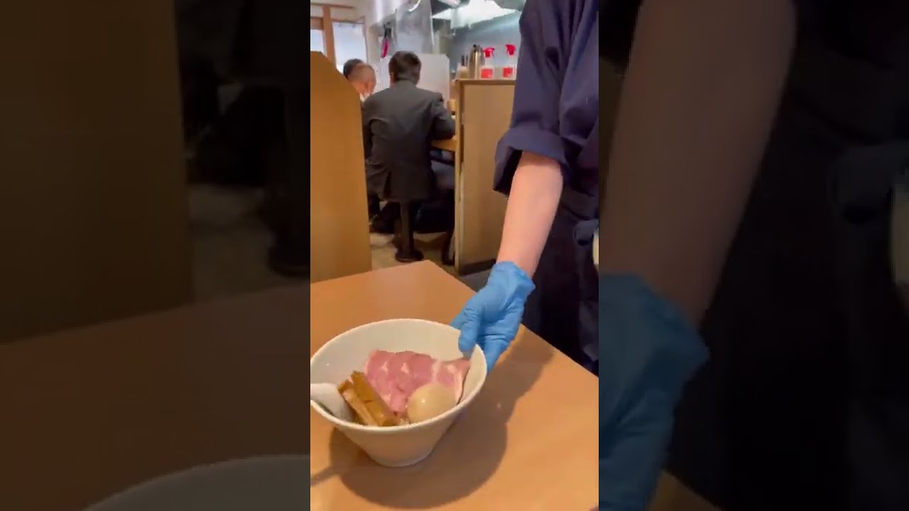 練馬駅2分の人気ラーメン店！中華そばます田で特製つけ麺注文 - YouTube