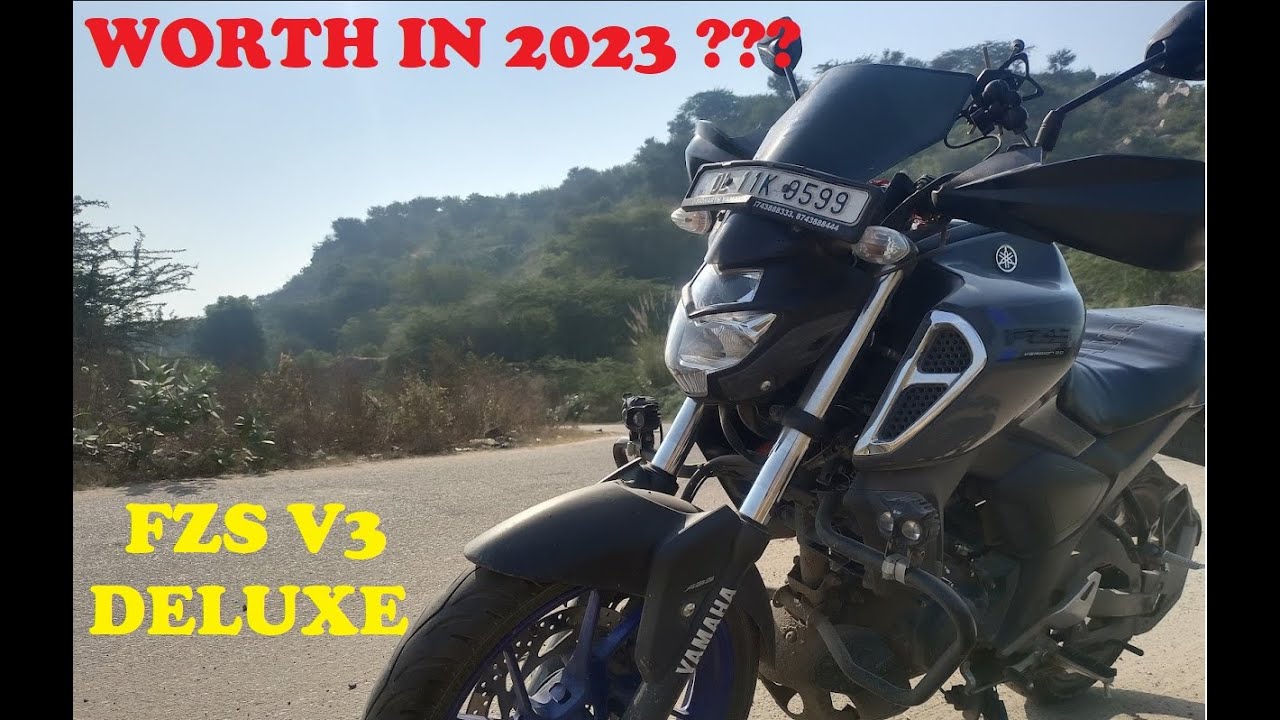 The Amazing Features of Yamaha FZS V3 | RMN VLOGS - YouTube