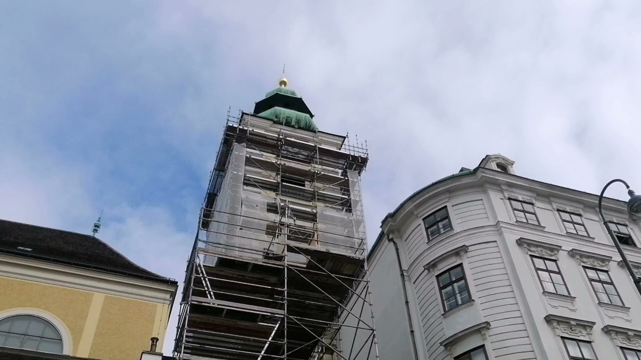 Wien (1) Das NEUE Geläut der Schottenkirche mit der alten großen und Kleinen Glocke