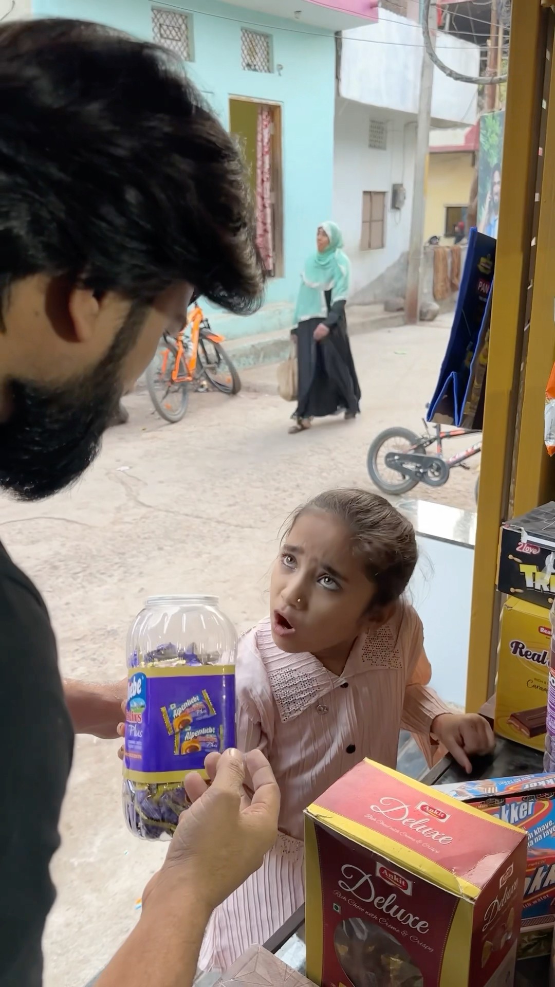 Alshifa ne bacche ki majburi samjhi??? #shorts #emotiona #youtubeshorts #short
