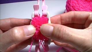 Pompoentjes (pompom) maken.