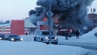 В Ханты-Мансийске рядом с заправкой сгорело кафе