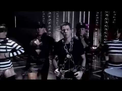 Nick Jonas Chains LIVE