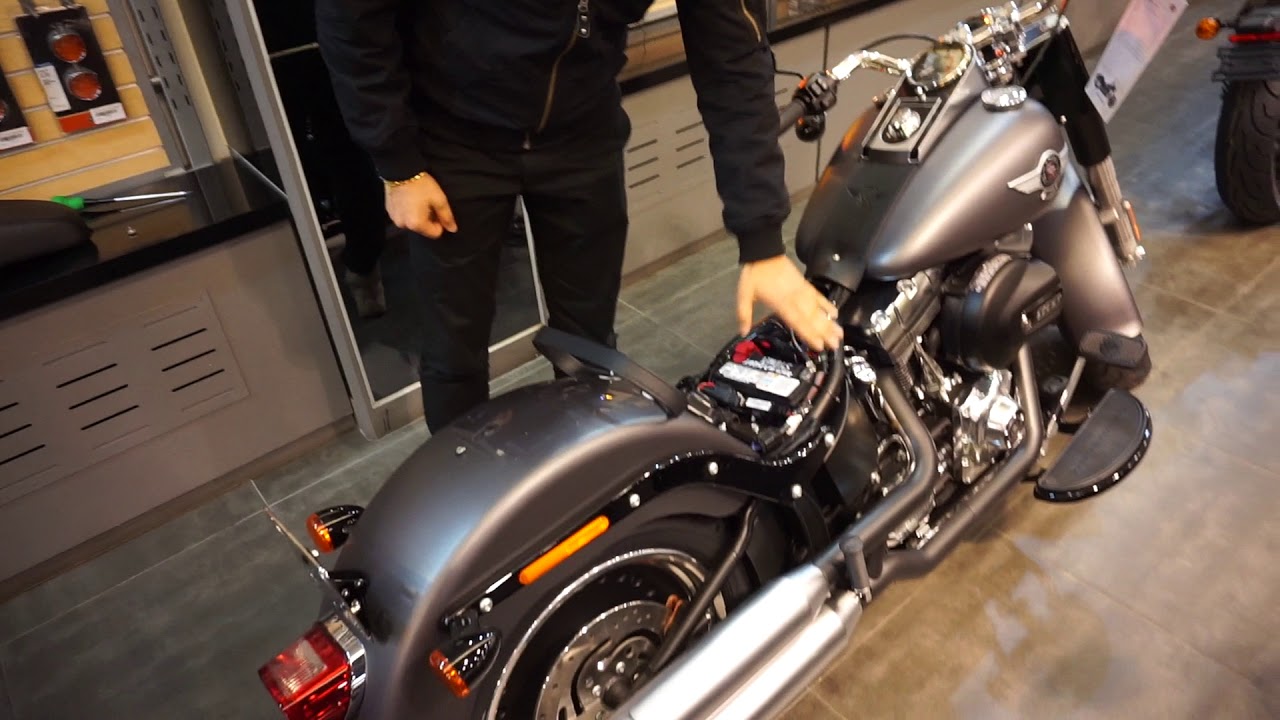 할리치킨헤드 김솔기의 할리 소프테일 시트탈거법 및 밧데리 충전법 (How to remove HarleyDavidson