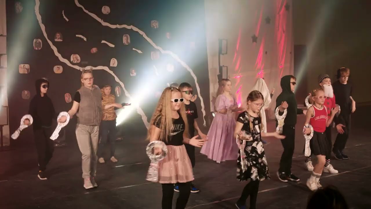 Koeru Keskkooli XII Omaloominguliste tantsude võistlus 2025 - 4. klass Jätke võtmed väljapoole