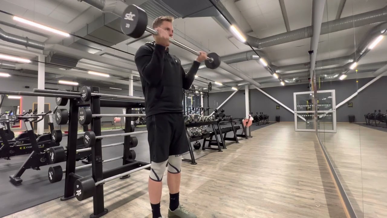 Golfstyrka - Stående Bicepscurl med Stång