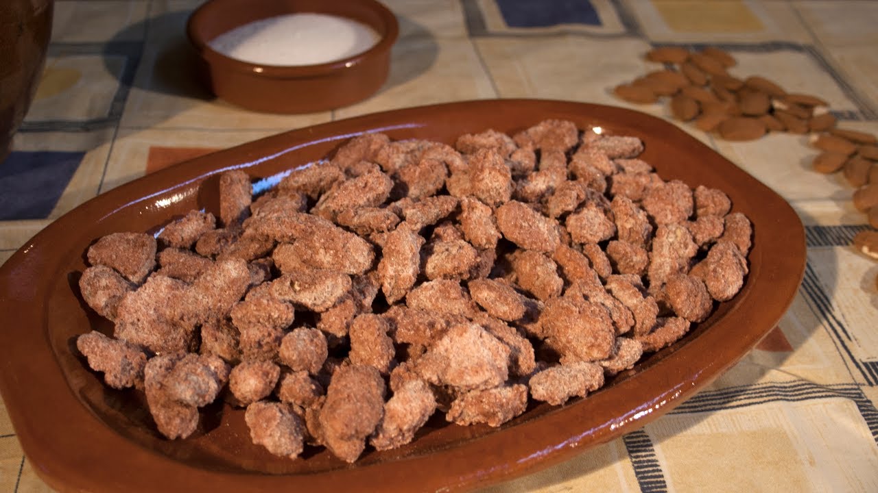 ALMENDRAS GARRAPIÑADAS en hogar de leña | Receta de repostería tradicional