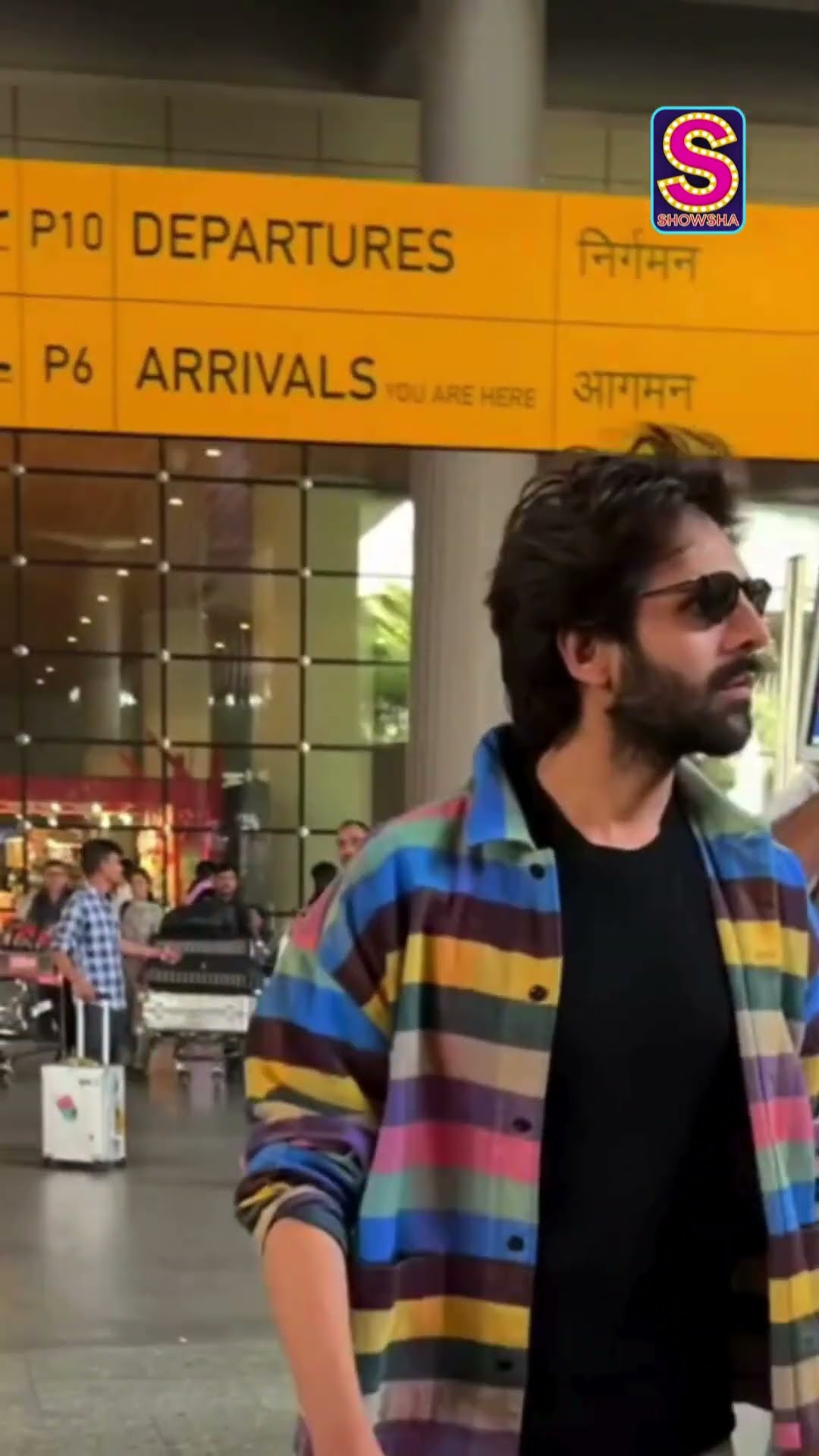 Man Of The Year Kartik Aaryan Gives Off A Cool Vibe As He Gets Papped In The City | N18S | #shorts