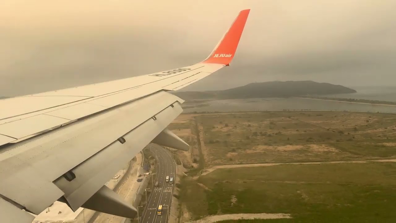 Airplane ASMR - Real Flight - Boeing 737 HL8090 - VVPQ-RKSI Landing