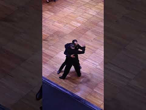 Augusto Giraldo Alas de Tango