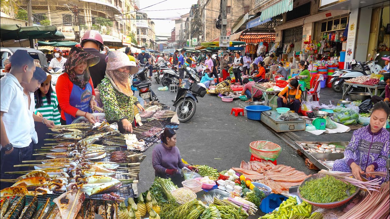 Удивительный видеоблог о еде в Камбодже: крабовый рынок и рынок морепродуктов.