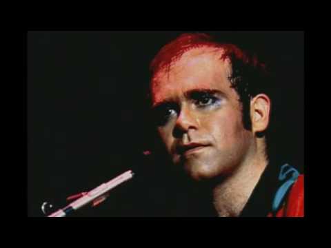 Vídeo: Sir Elton John: biografia do famoso músico