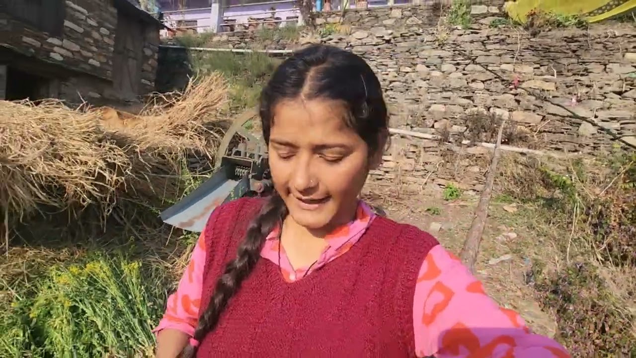 आज मेनै सर मै डालने वाला तेल बनाया 😇