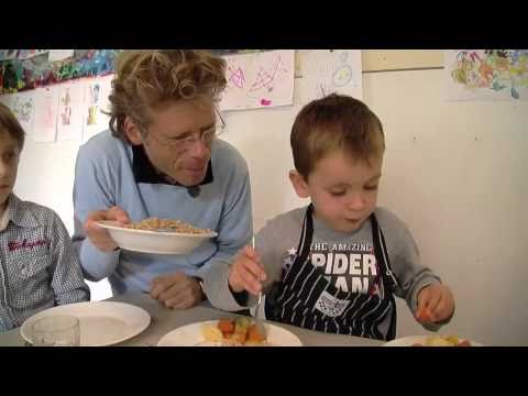 Video: Sådan Organiserer Du Måltider Til Dit Barn På Feriestedet