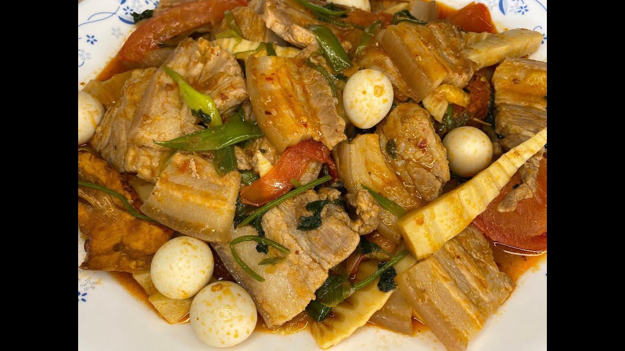 Spicy Pork Belly with Quail Eggs, Bamboo Shoots, and Tomatoes Nqaij Npuas Kib nrog Ntsuag