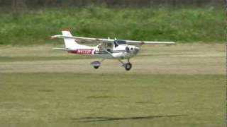 CMPro Cessna 182 Skylane with difficulty in landing
