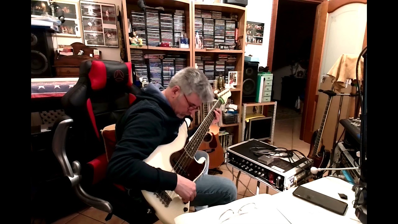 With my Alleva Coppolo LG5 standard  and SWR head SM900