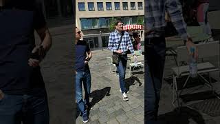 192 Nils in Nürnberg: Schöner Brunnen Hauptmarkt 2026 Tourist Information Kaffee Haare waschen