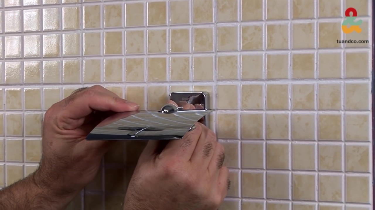 enseñar diagonal Lubricar Cómo instalar accesorios de baño adhesivos - YouTube