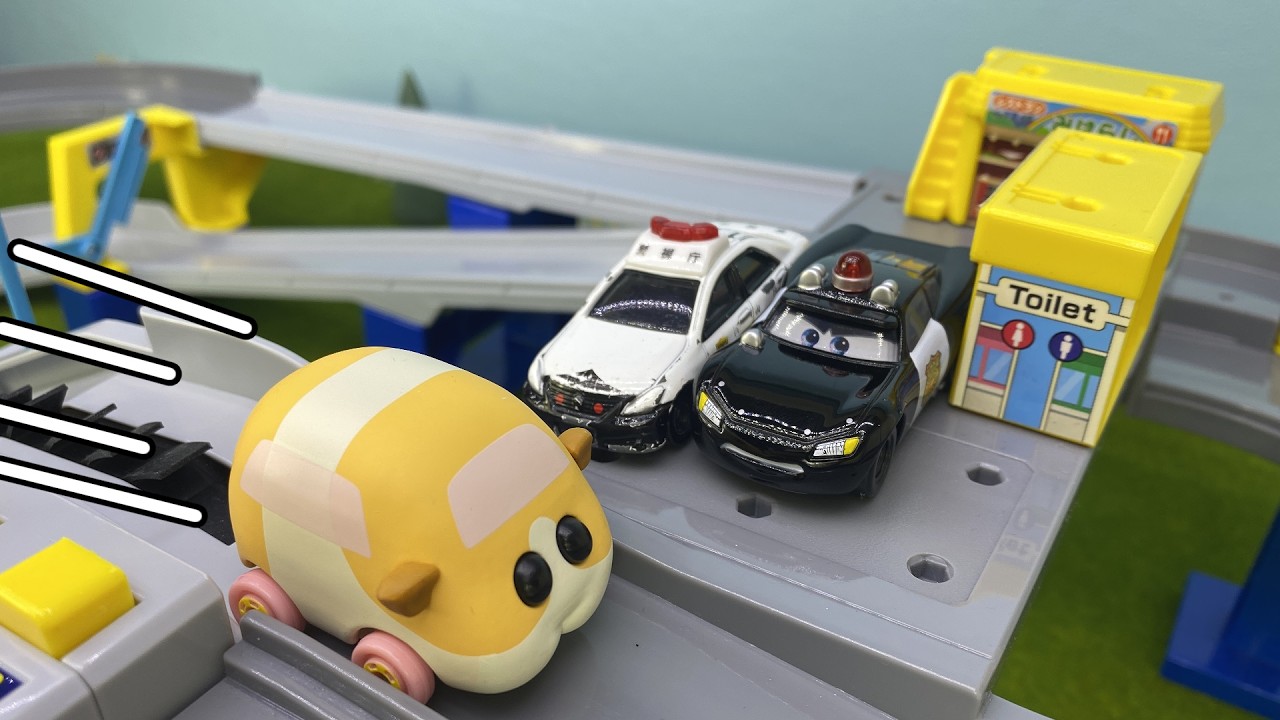 Puipuiモルカー スピード違反でポテトが逮捕 高速道路で警察車両とカーチェイス 天竺鼠車車 Molcar Anime Wacoca Japan People Life Style