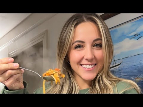 Vegetable Beef Soup & Jalapeño Cheddar Cornbread Muffins | Rainy Day Meal 😋
