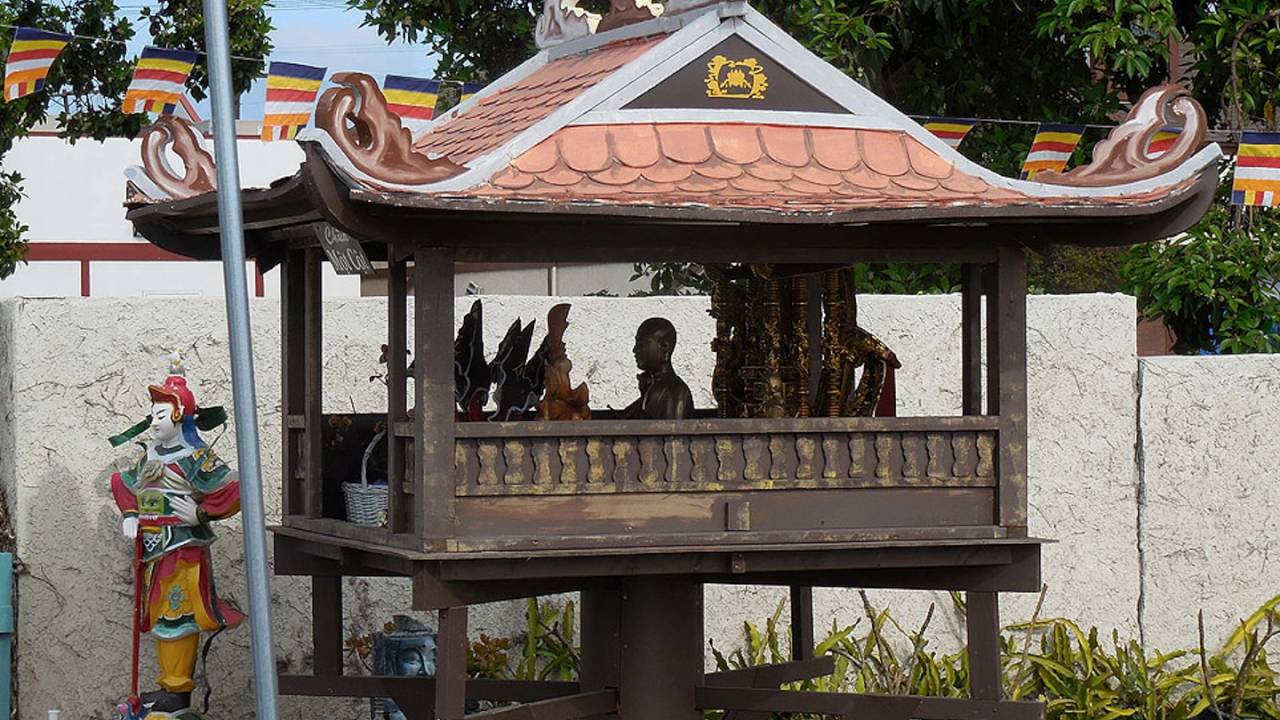 May 2016 - Happy Buddha