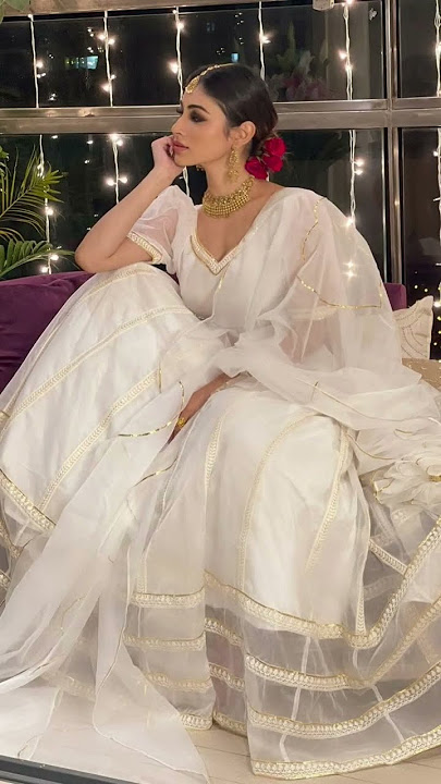 TOP ACTRESS MOUNI ROY NEW BEAUTIFUL PHOTOS COLLECTION ||TOP BOLLYWOOD 😍 ACTRESS 🎬