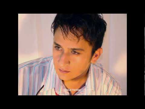 Watch the video for Ella me ha besado
