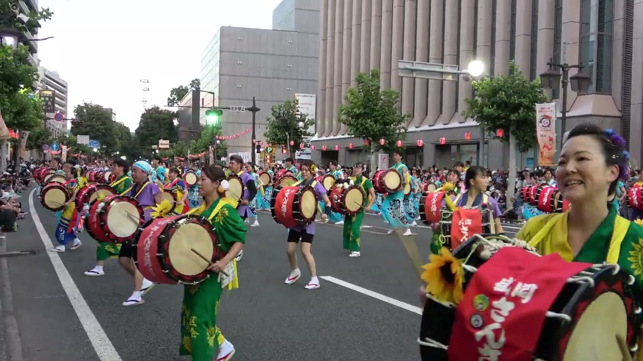 栄夜差太鼓大パレード 盛岡さんさ踊り 2023 - YouTube