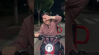 Riding a bike and listening to music on the streets at night is so therapeutic! "Nighttime music