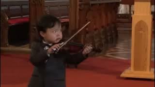 Joshua Tan, aged 3, performing violin at his first soloists concert!