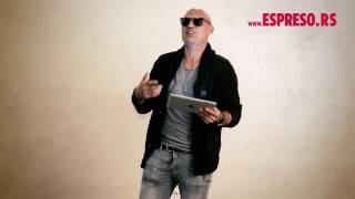 Mili Čita Tvitove O Sebi