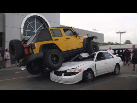 gladstone-dodge-chrysler-jeep-ram-jeep-night-customer-event