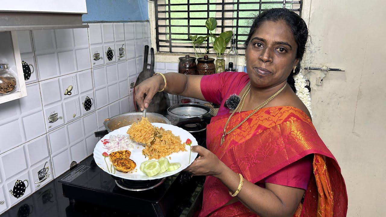 தள, தளன்னு தக்காளி சாதம் பிரியாணி சுவையில் வெறும் 15 நிமிடத்தில் Cookerல் இப்படி செய்து சாப்பிடுங்க