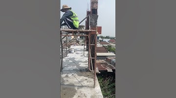 Đổ bê tông cột tầng 3