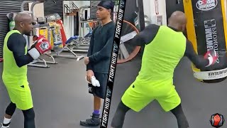 FLOYD MAYWEATHER JR TEACHES PROPER TECHNIQUE FOR BODY SHOTS; WRECKS HEAVY BAG WITH DIGGING PUNCHES screenshot 4