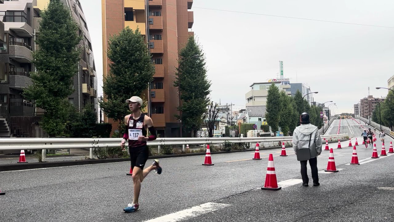 世田谷246ハーフ 16〜17kmあたり(玉川神社前登り坂) 2025.11.9