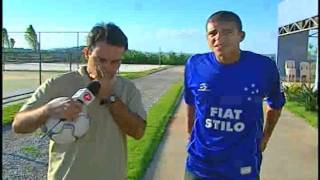 FELIPE MELO tem o pé torto?