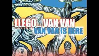 Me Falta un Año - Los Van Van chords