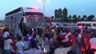 İstanbulda Seçim Kutlamaları İmamoğluna Sevgi Gösterisi