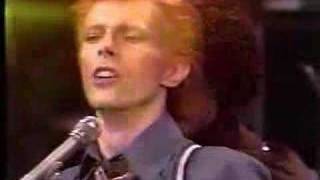 Video thumbnail of "David Bowie - Footstompin'"