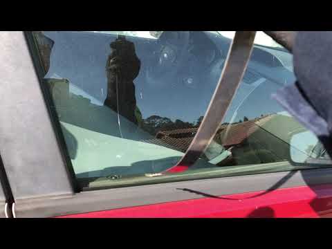 Video: ¿Cómo se abre la puerta de un coche con un slim jim?