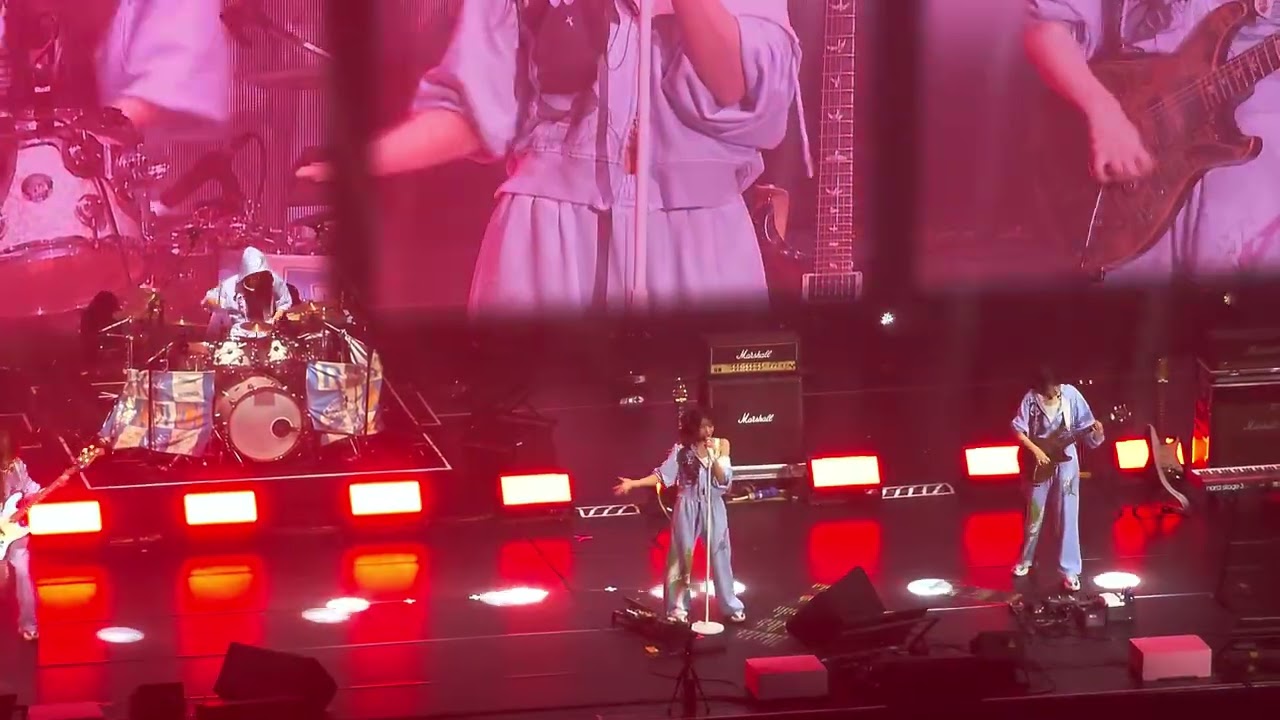 260215 QWER - Let’s Love (사랑하자) | ROCKATION Taipei