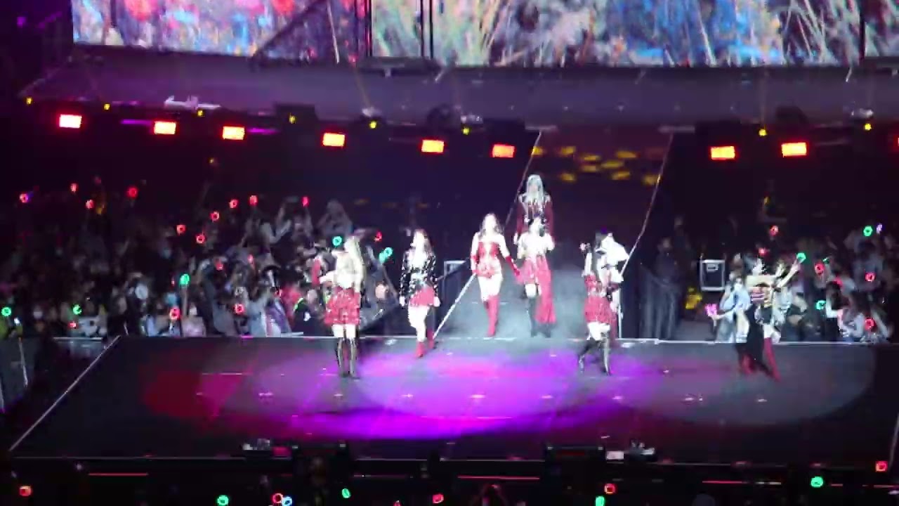 02/22/2022 TWICE - 4th World Tour 'III' (Queen, Fancy, & Turn It Up)