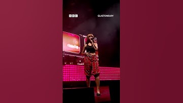 Thumbnail of Her name is Pinkpantheress and she's really glad to meet you Glastonbury 🤝⁣