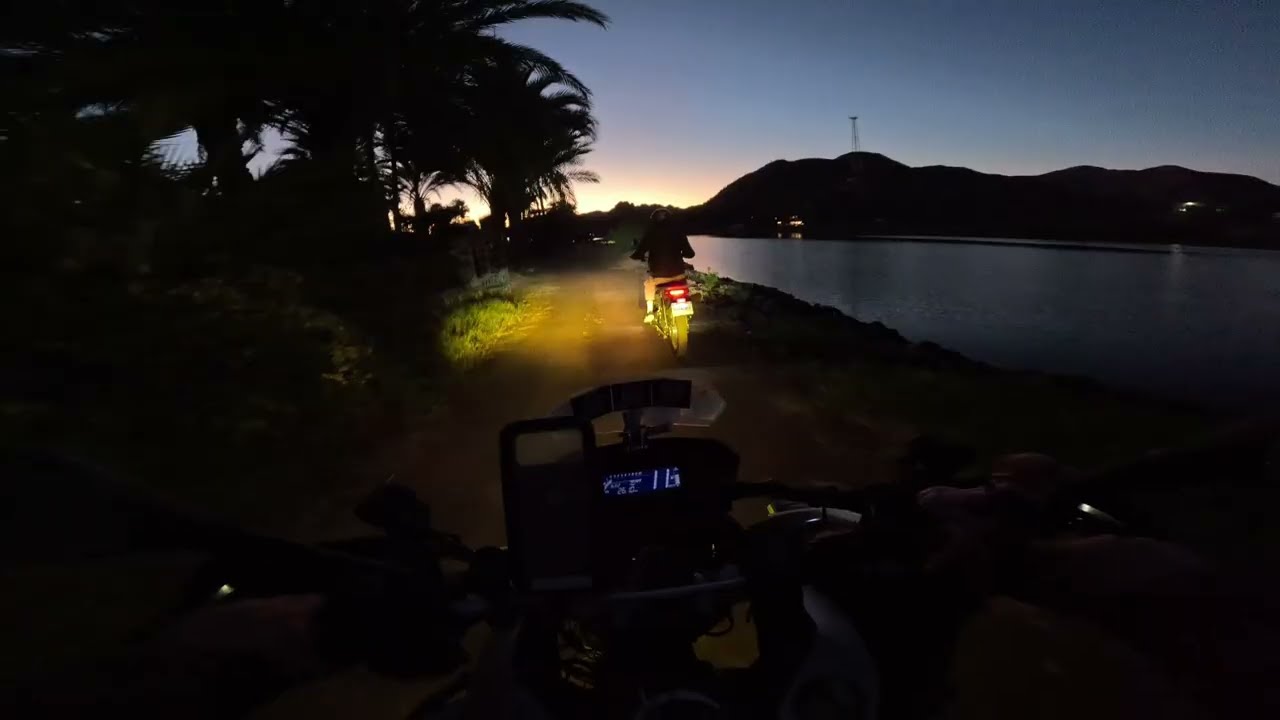 AT135X entrenamiento por camino del Rio Mulege