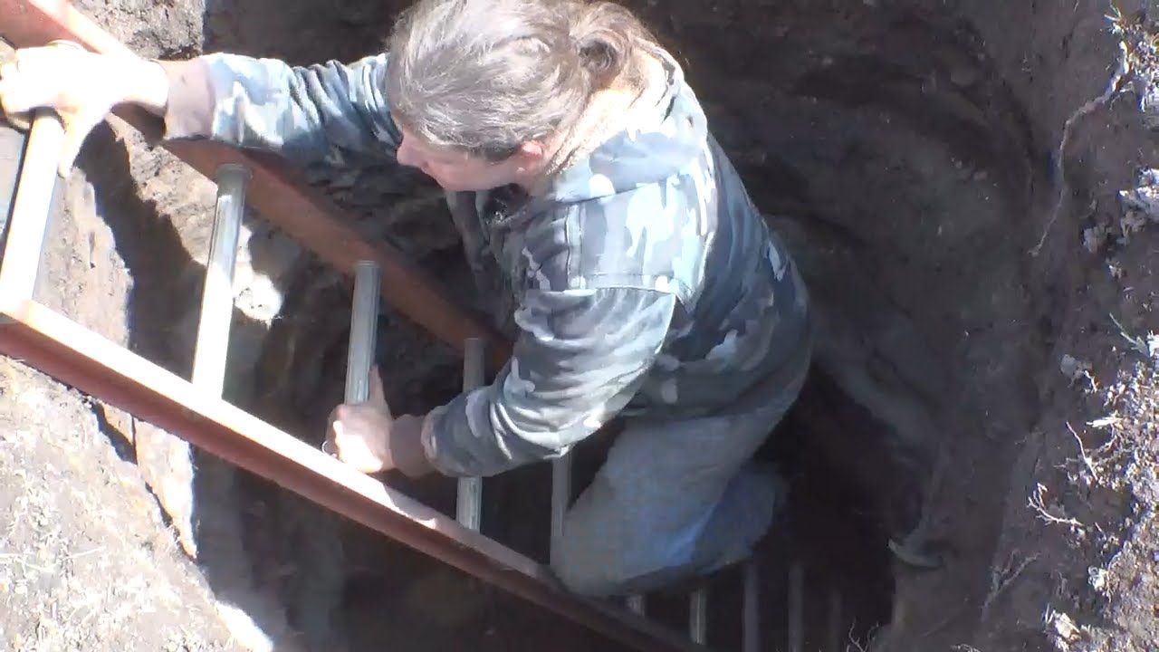 Pontil Paul and Digger Dave Dig 12 Ft Hole in Dump YouTube